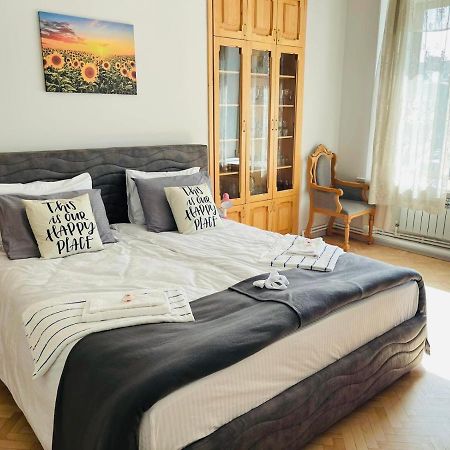 Spacious 2 Bedrooms In The Center Of Erévan Extérieur photo