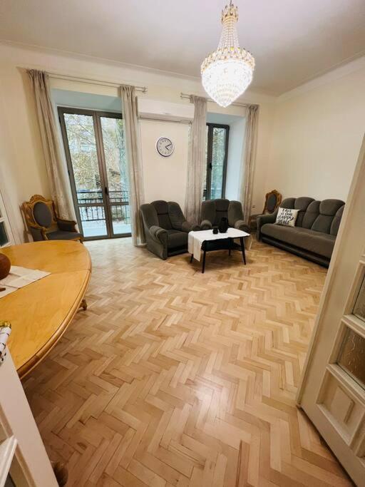 Spacious 2 Bedrooms In The Center Of Erévan Extérieur photo